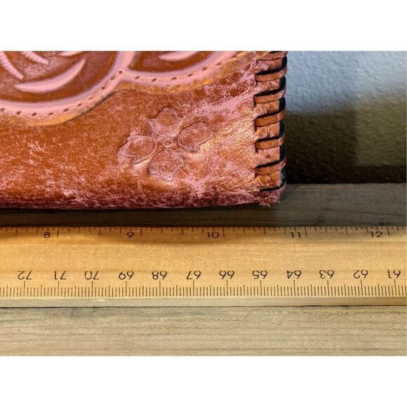 NWOT Patricia Nash 100% Leather Metallic Embossed Detailing Crossbody Purse - Picture 14 of 15